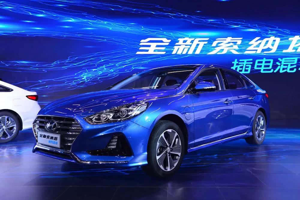 北京现代索纳塔插电混动,2022款索纳塔插电混动落地价多少