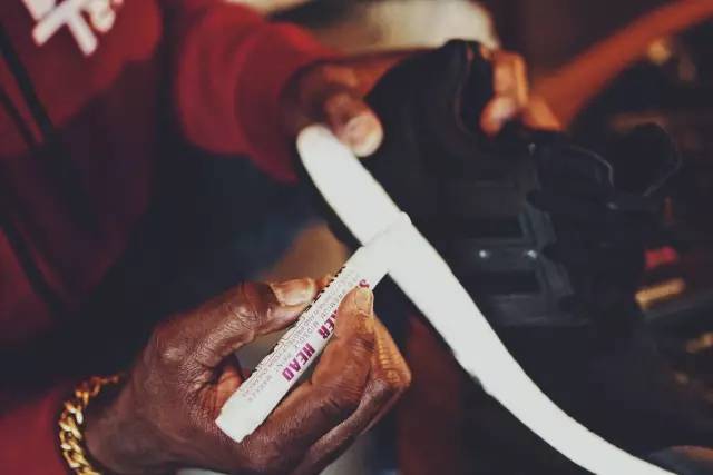 boost鞋底难打理,boost鞋底变黄怎么清理