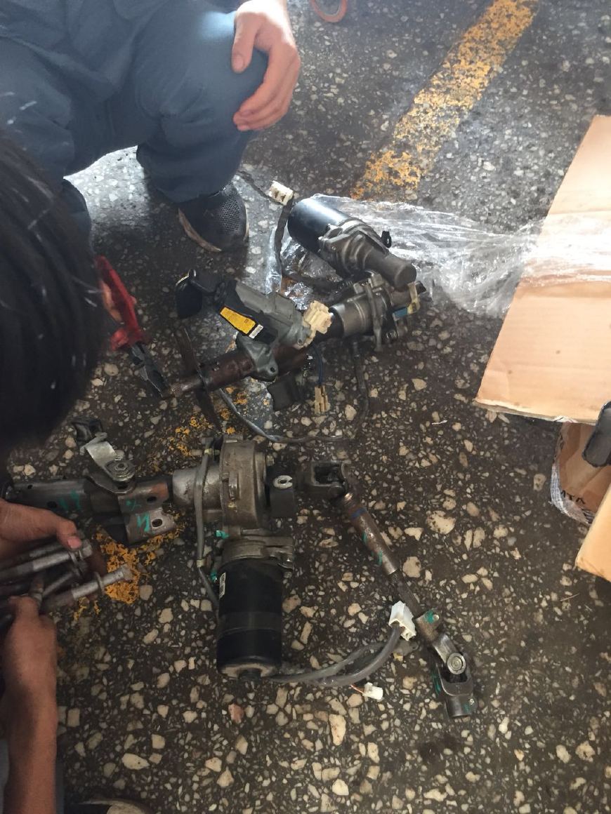 08年丰田花冠右前方异响怎么回事,07丰田花冠不平路底盘咕噜咕噜响