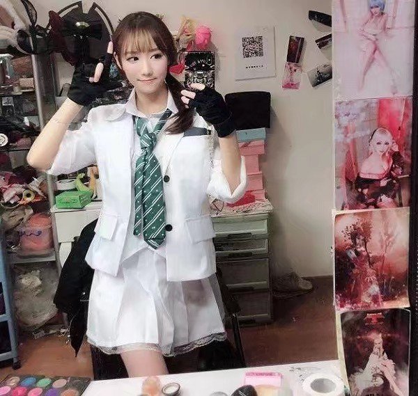 主播南波儿直播间,南波儿直播倒立翻车视频