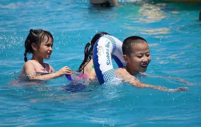 儿童游泳李宁的泳衣好吗,李宁品牌男童泳衣