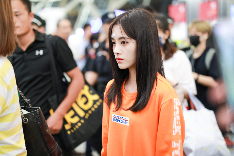 SNH48前往克罗地亚拍摄MV，现身机场引骚动！