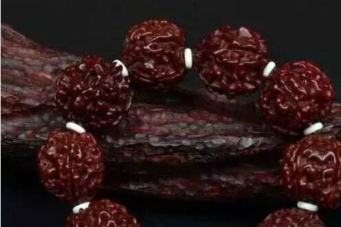 爱木人的名片——《佛珠》