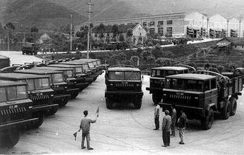 世界军用拖车系列,中国军用轻型履带运兵车