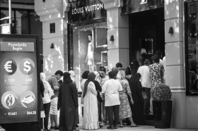 里拉大跌土耳其购物,土耳其里拉持续贬值奢侈品