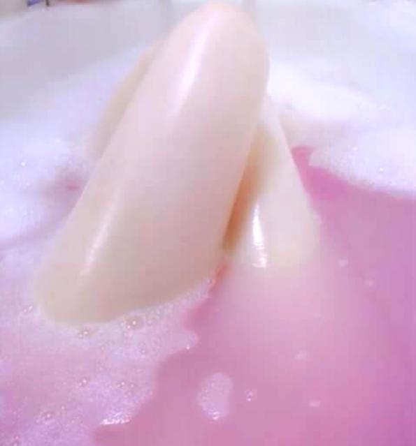 小颗粒是痘痘吗,怎么区分是闭口粉刺还是毛周角化