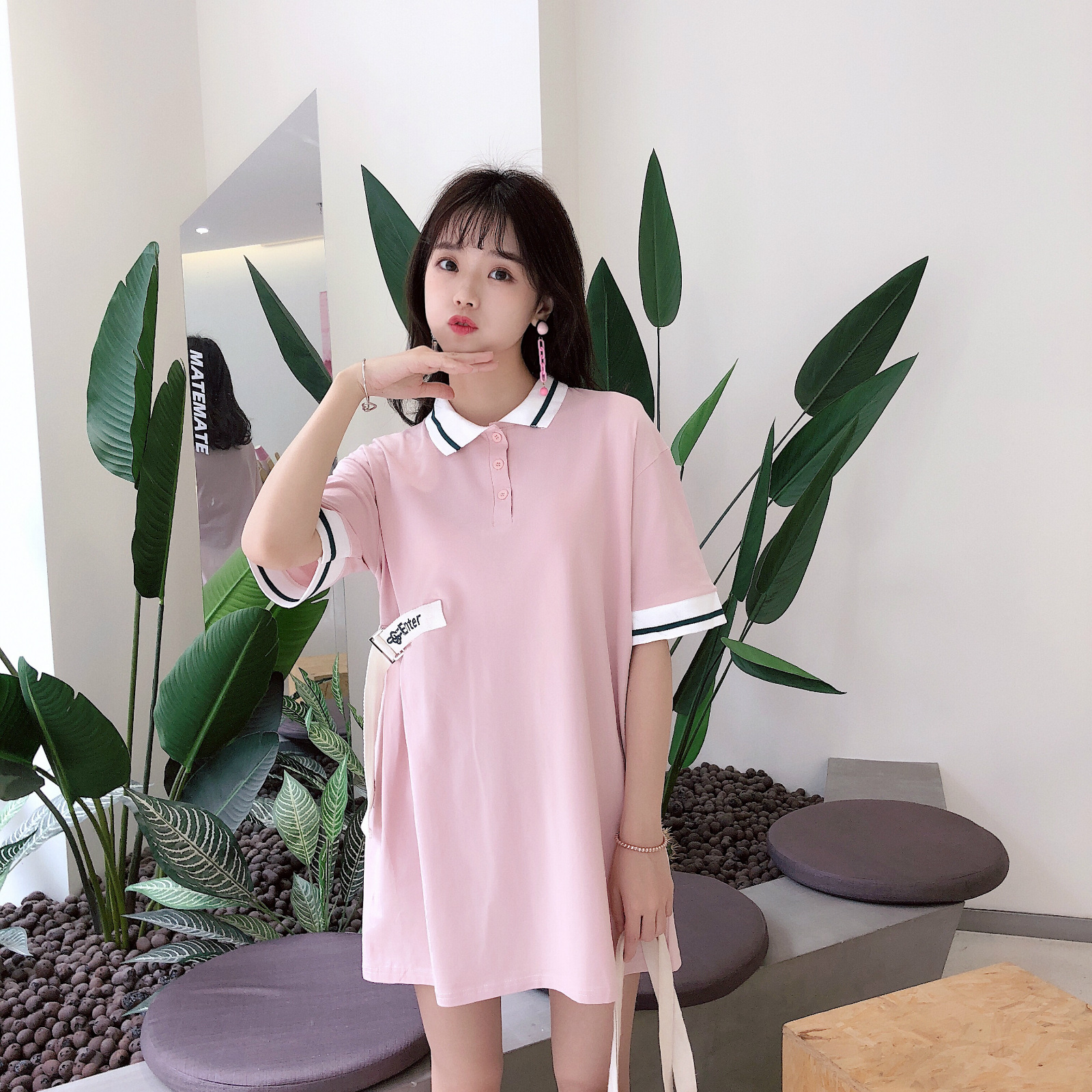 娱乐圈备受关注新星，39D好身材无人能敌，连女人看了都会脸红