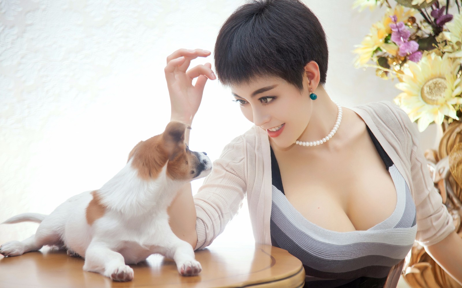 娱乐圈备受关注新星，39D好身材无人能敌，连女人看了都会脸红