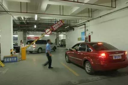 小区停车费3元涨到12元,大连小区停车费可以退吗