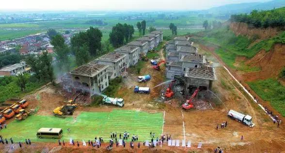 西安秦岭北麓拆违前后照片,西安日报报道2019年违建别墅成效