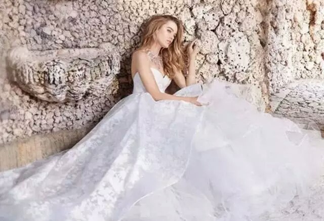 心理学婚姻感情,心理测试结婚穿什么婚纱带答案