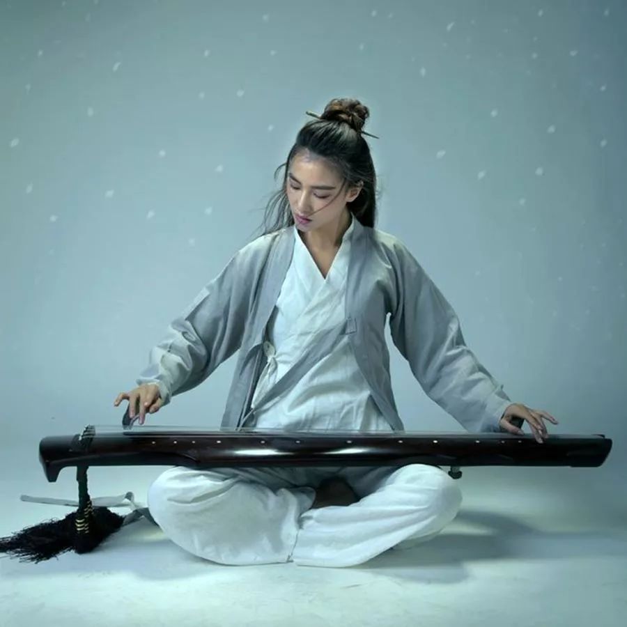 所谓情爱不过是过眼云烟,所谓爱情不过世俗