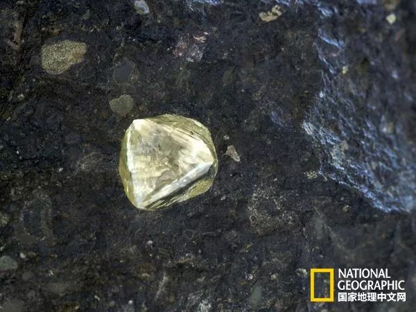 钻石本来不值钱 (假如钻石不值钱了)