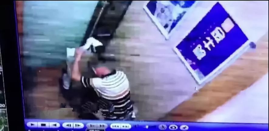 杭州小区电梯突发事件,这是一条有味道的消息