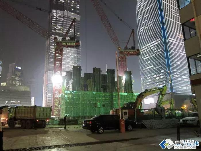 上海中心大厦127层怎么有632米,上海中心大厦632米127层内部