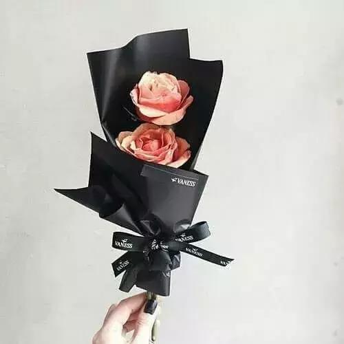 不同颜色玫瑰代表的花语,情人节送自己的玫瑰花语