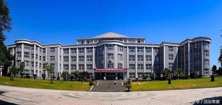 六年来难忘的老师500字作文,六年级难忘恩师