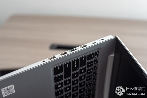 戴尔灵越15-5570怎么样,戴尔灵越5570是窄边框吗