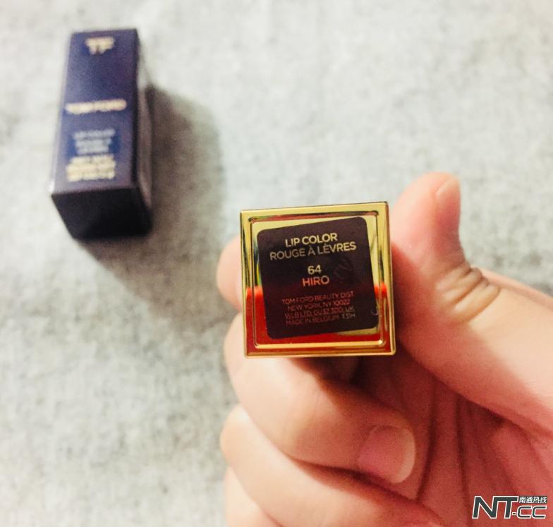 过个破七夕真闹心！送了个口红被她骂得要死，现在的女人真的是难伺候