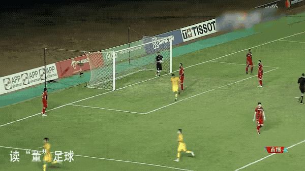 韦世豪评价费尔通亨,读董足球