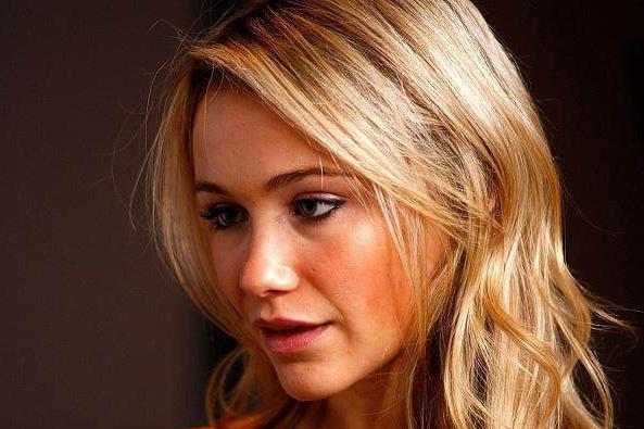 孕期脸上长斑什么原因引起的,孕期脸长痘痘怎么调理