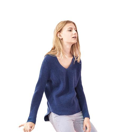 毛衣穿搭满大街？还得靠品质打败平庸