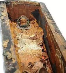 古墓挖出神秘物件视频,南北朝古墓里的物件