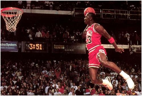 乔丹经典动作空中飞人怎么做,乔丹的空中停留能力为什么这么强