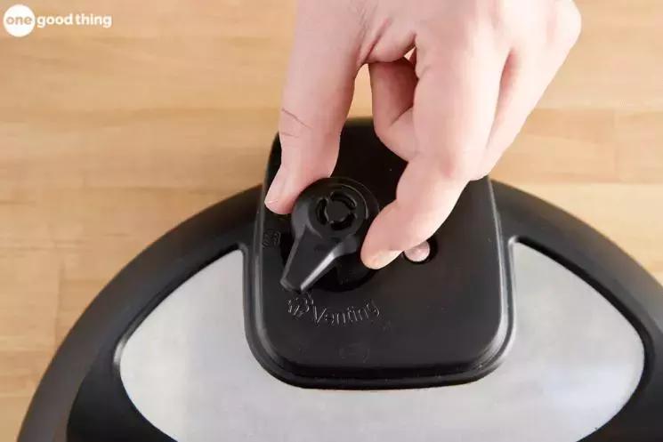 用了电饭锅10年了才发现有蟑螂,用了十年的电饭锅值得维修吗