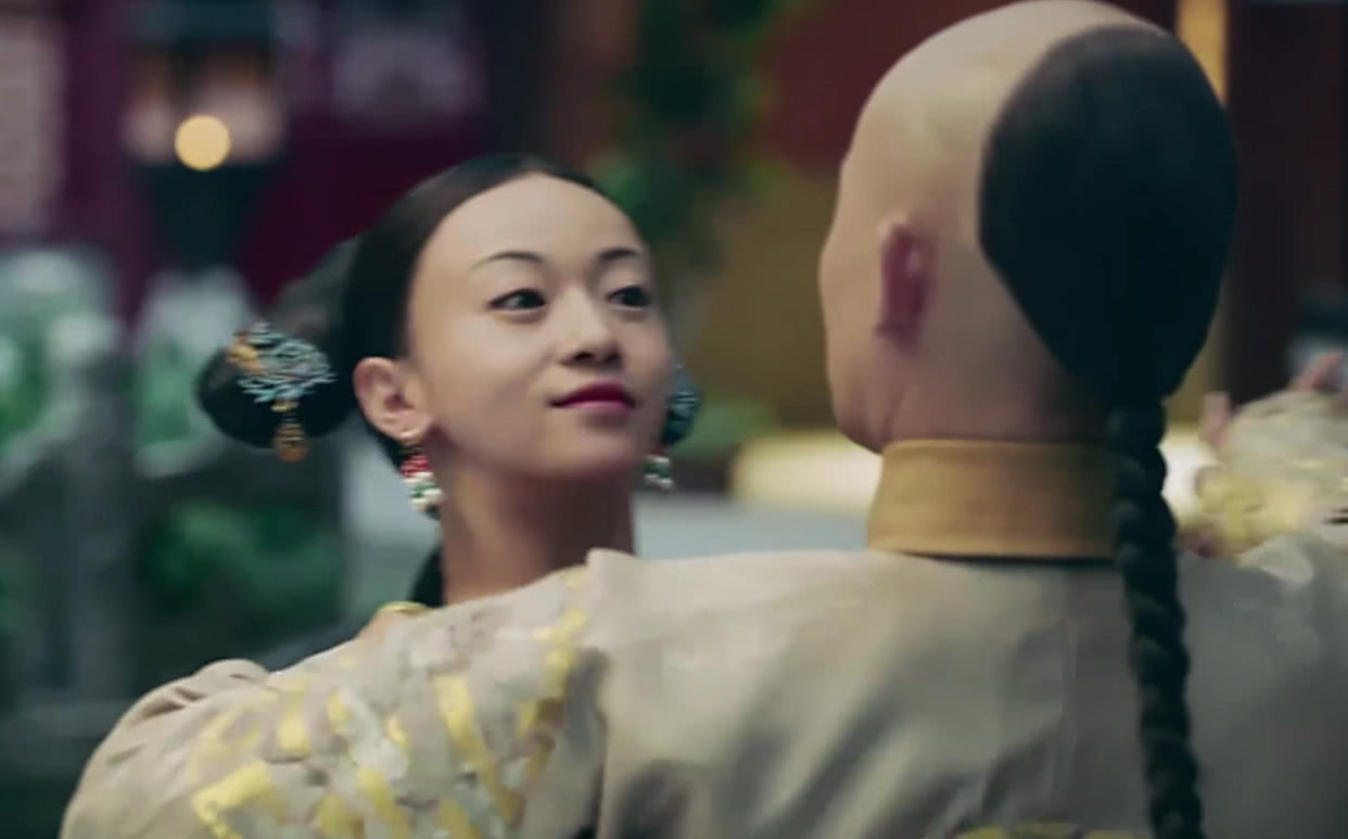 ：璎珞“娇喘”揽腰抱皇上，最后4句台词让整部剧烂尾！