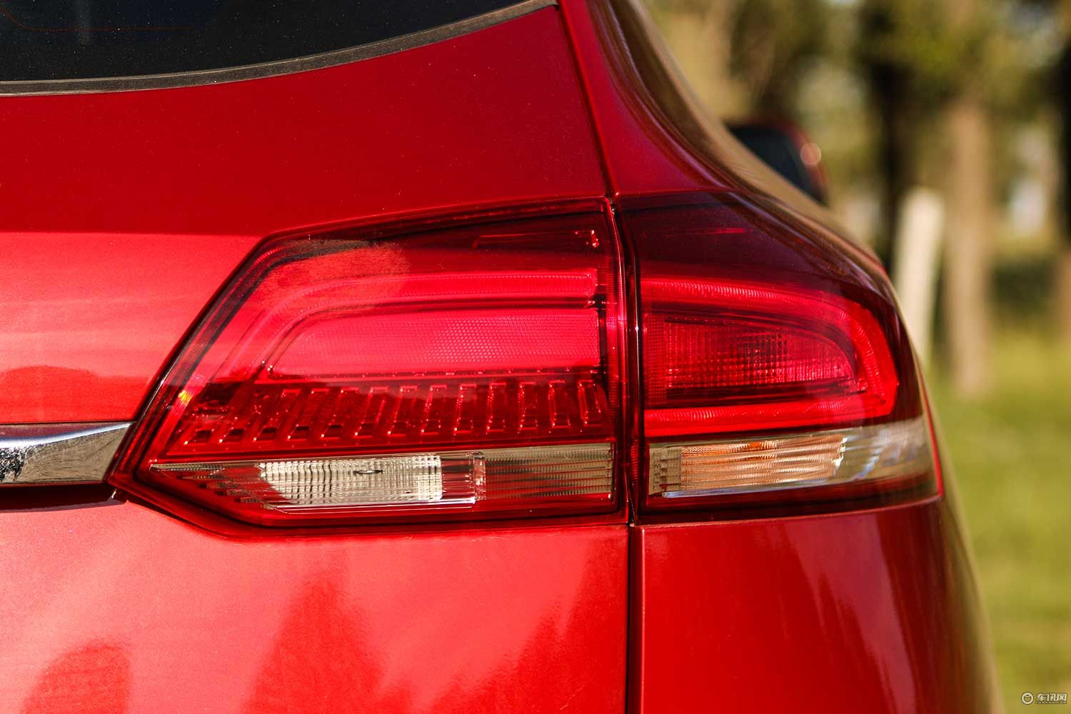 扔下了女朋友去草原试驾哈弗H2s7万块的个性小车成为了“新欢”