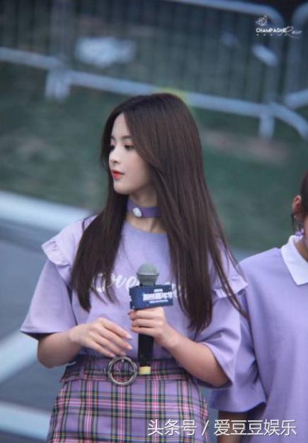 吴宣仪挑战杨超越,吴宣仪蒙眼杨超越