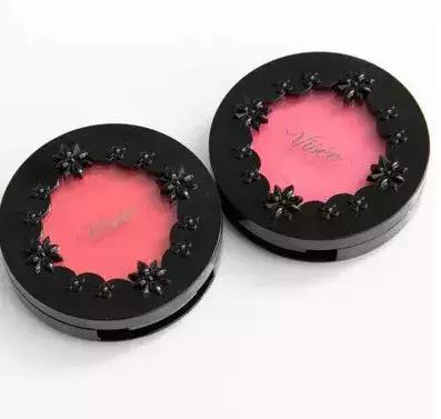 这么动人的“流泪亲吻妆”,其实你不用哭就能拥有!