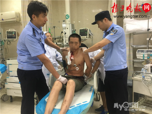 镇江男子持菜刀砍伤3名警务人员,警方通报男子砍伤一医生