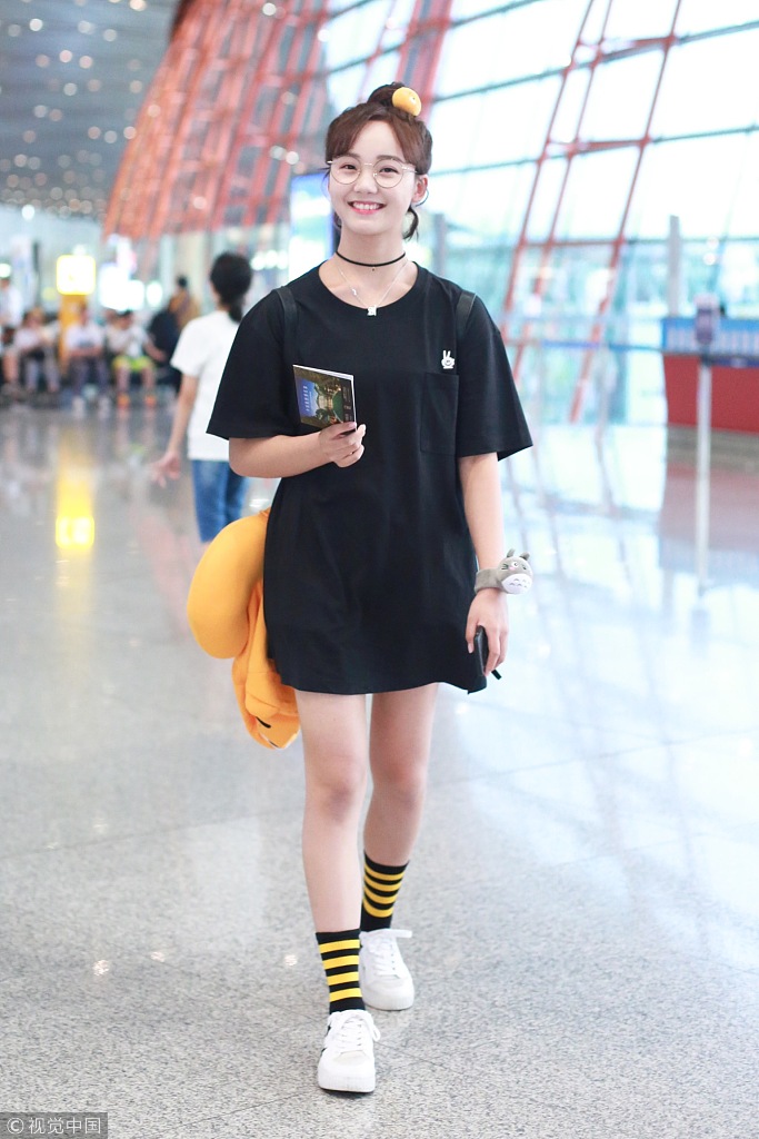 初秋穿衣“腿精”有套路下衣失踪学生袜帮你远离老寒腿