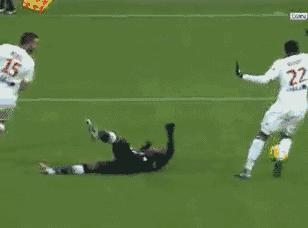 「料解一下」——绿茵场上的疗伤“良药”