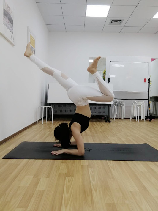 5个步骤,解锁难度9级的高级体式——孔雀式,体验飞翔的感觉!