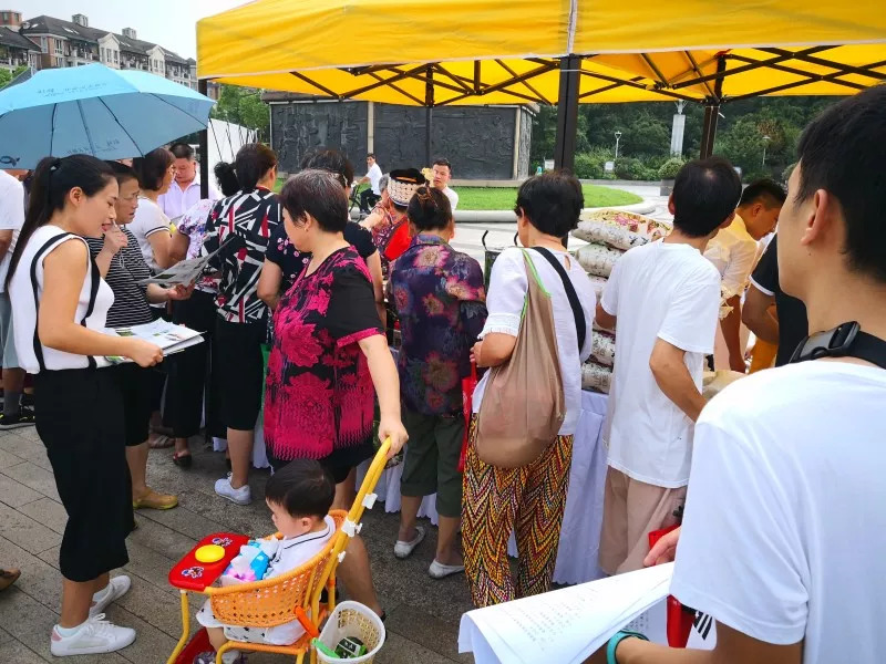 4小时就被抢购一空！明天还有一场，要好货，趁早去！