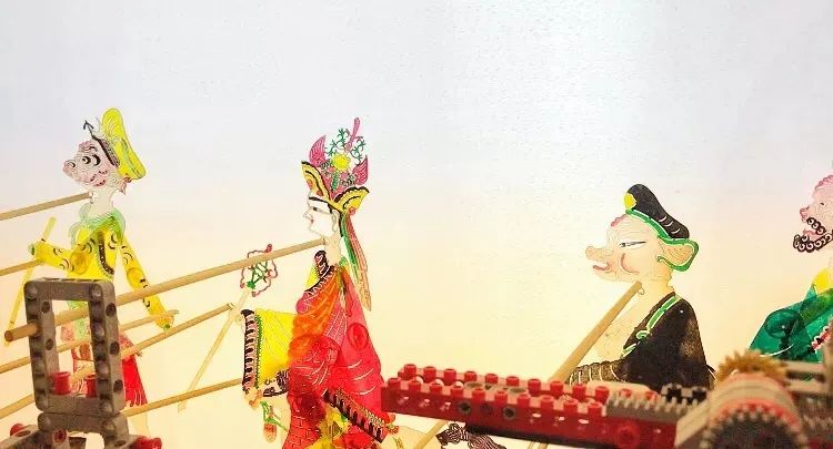 你见过每天玩乐高®积木还能赚钱的梦幻工作吗？