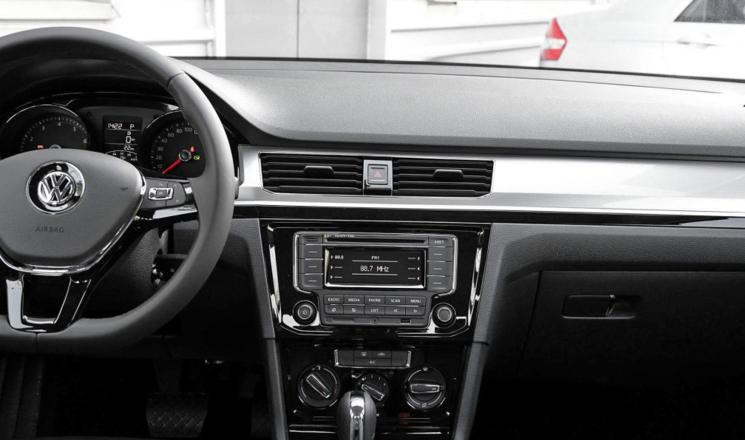 百公里油耗6个以下的老款车,大众宝来老款还值得买吗