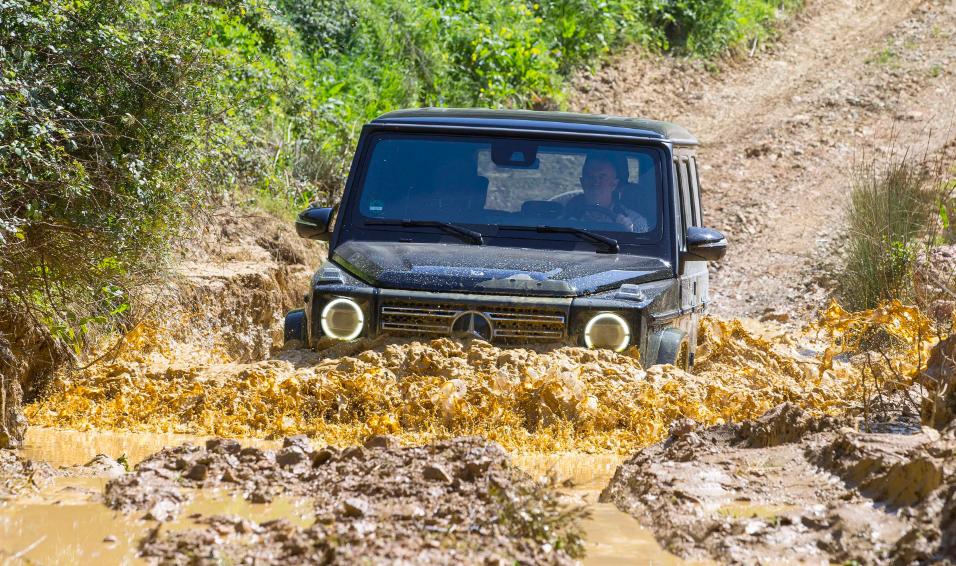 奔驰梅赛德斯g5002020款,2020奔驰g550试驾