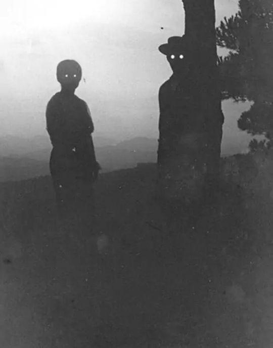 黑暗系壁纸女生霸气,黑暗系壁纸推荐