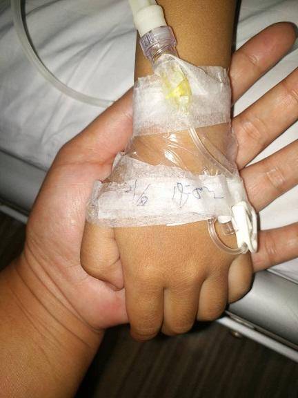 4岁儿童突犯病沈阳的哥连闯俩红灯送医乘客代缴罚款被婉拒