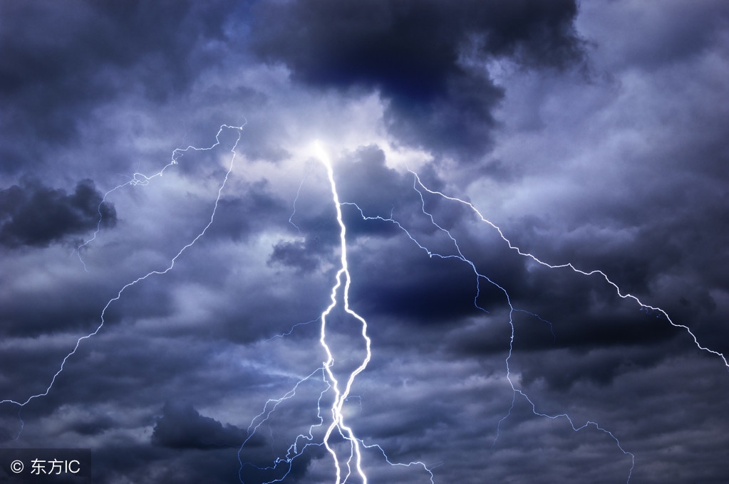 打雷声大如何防雷,春天打雷时怎么防雷