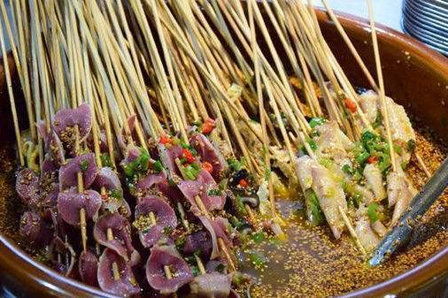 最近最火的麻辣烫配方教学,麻辣烫做法技术培训