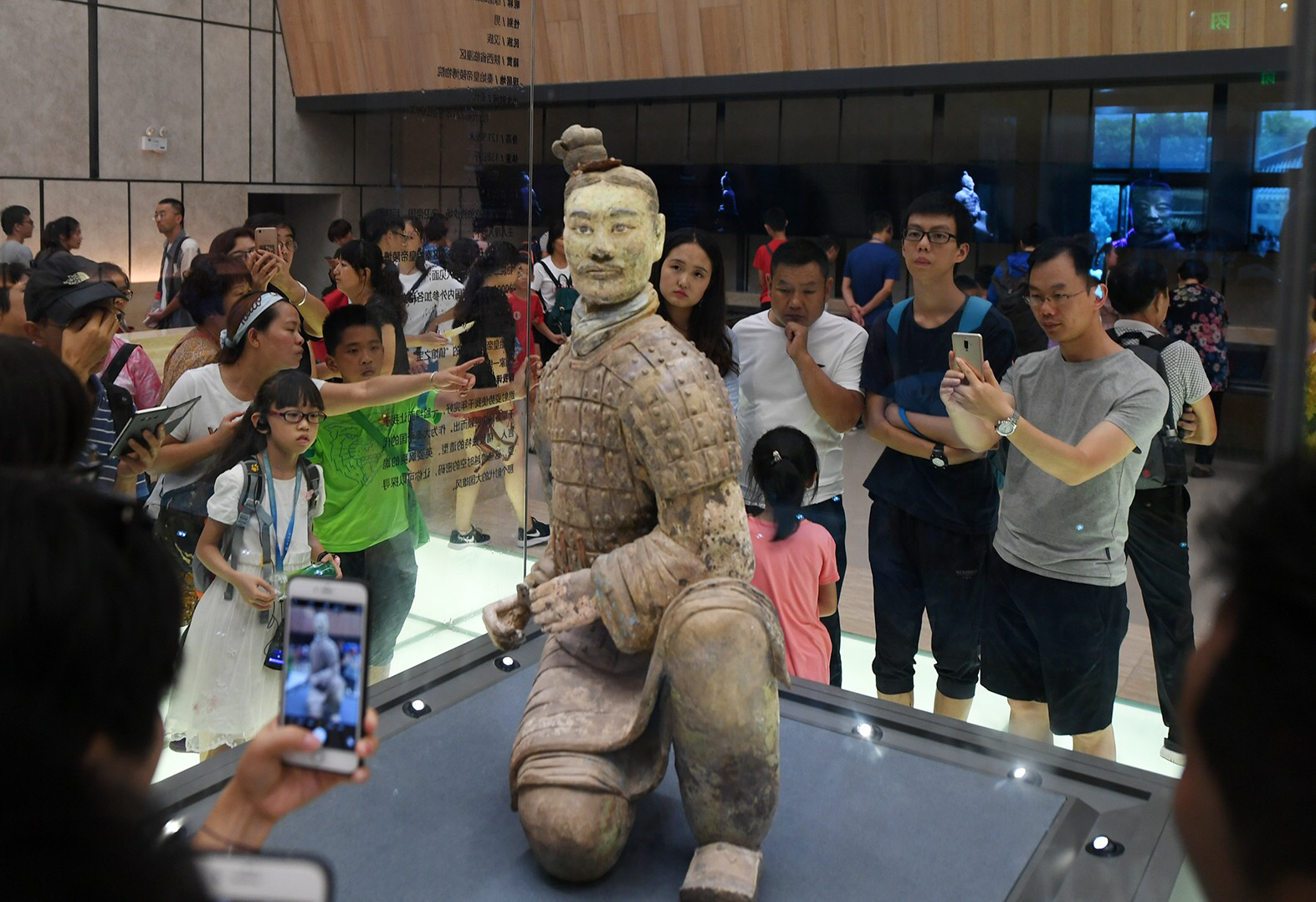 秦始皇陵兵马俑的未解之谜,关于秦始皇陵兵马俑你了解多少