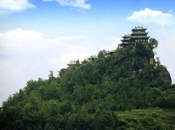 这一届世界足球比赛在哪里举办,最近的一场国际拉力赛