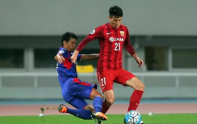 提高足球个人技术的十个简单练习,足球基本功训练过人零基础