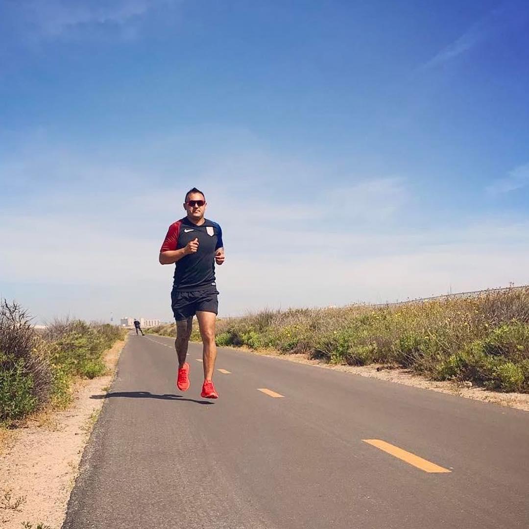 很多人跑步膝盖疼是什么原因,跑步10公里小腿不舒服了一个星期