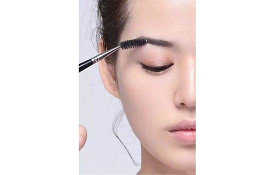 标准素雅淡妆,淡妆图解